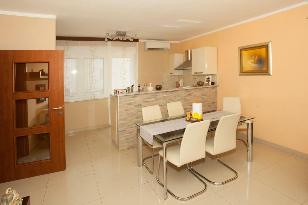 Apartment Dolores Split Buitenkant foto