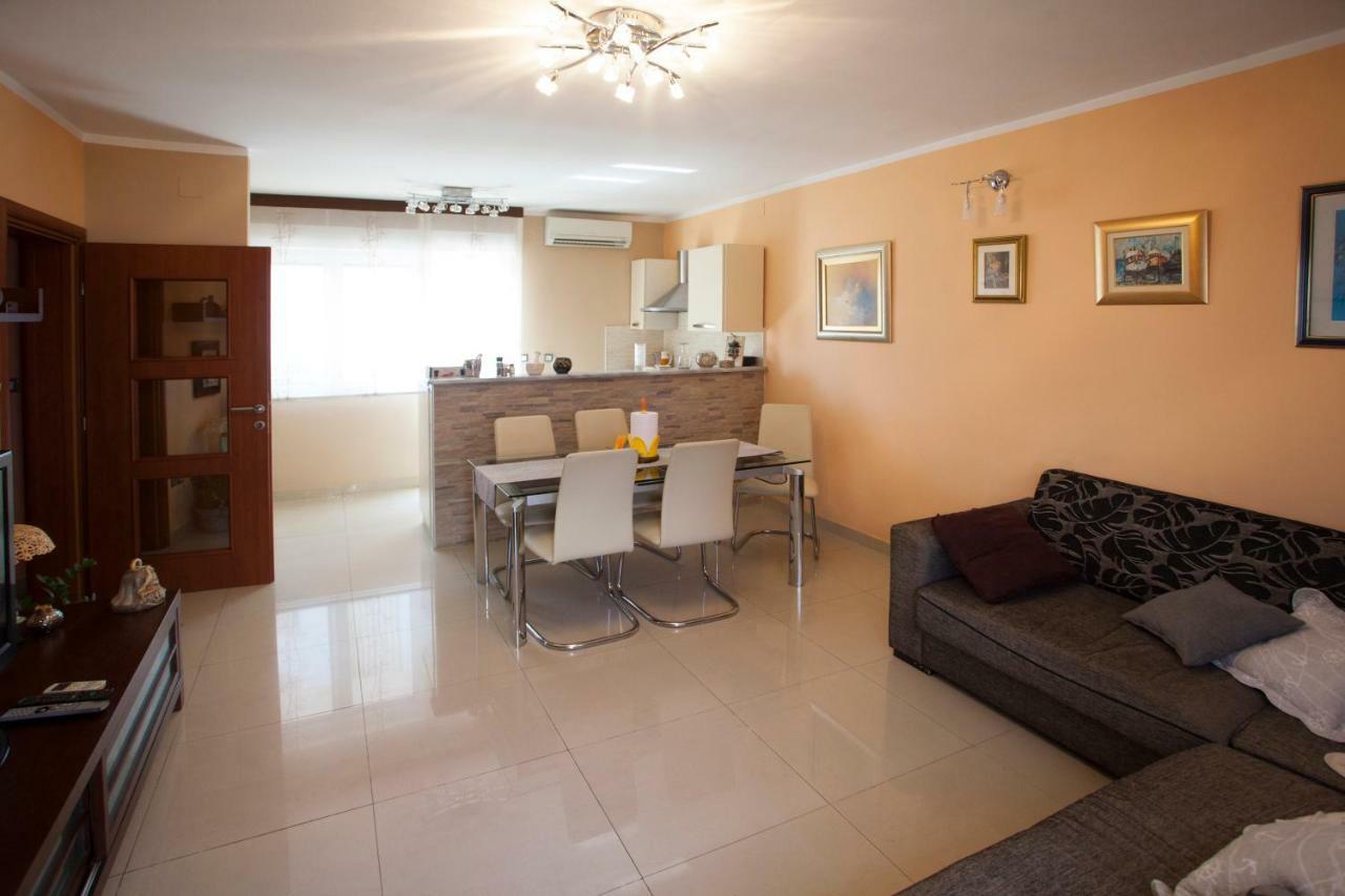 Apartment Dolores Split Buitenkant foto
